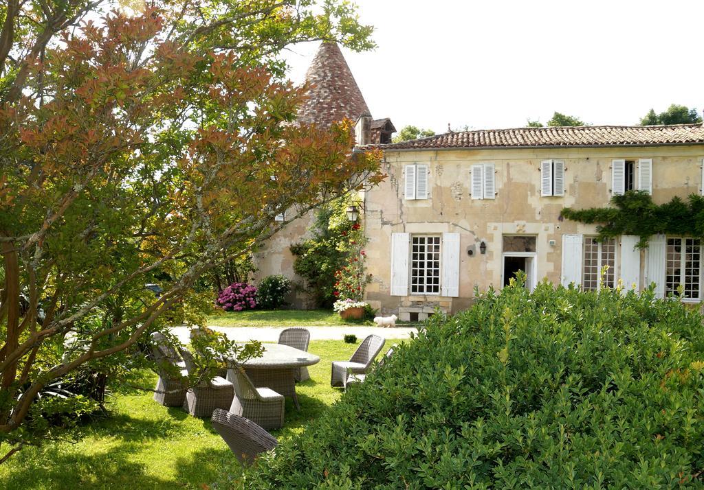 Bed and Breakfast Chateau De Puyrigaud Leoville Экстерьер фото